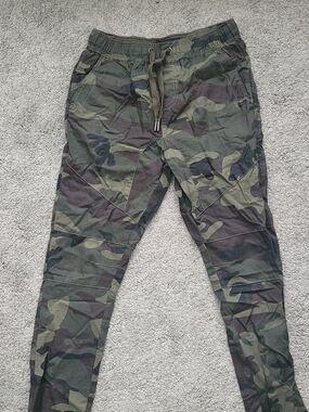 Men's Camo Cargo Joggers - Olive Green